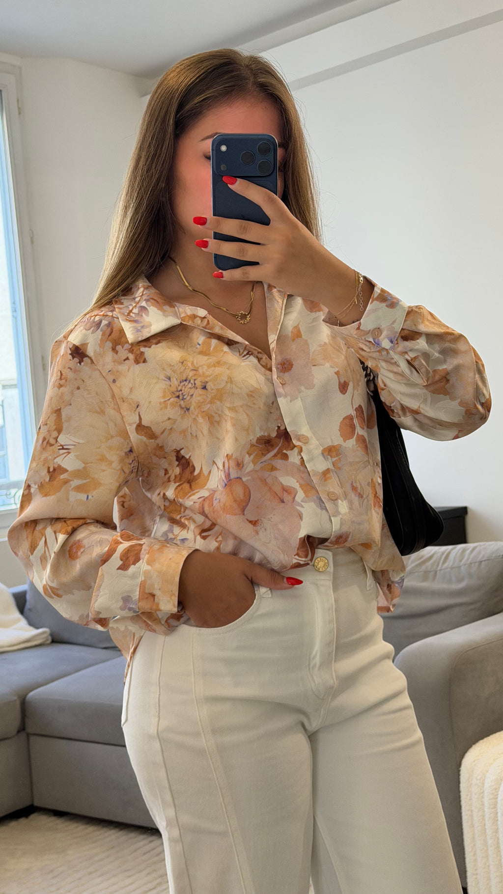 Chemise Soraya fleurie en polyester pour femme beige.