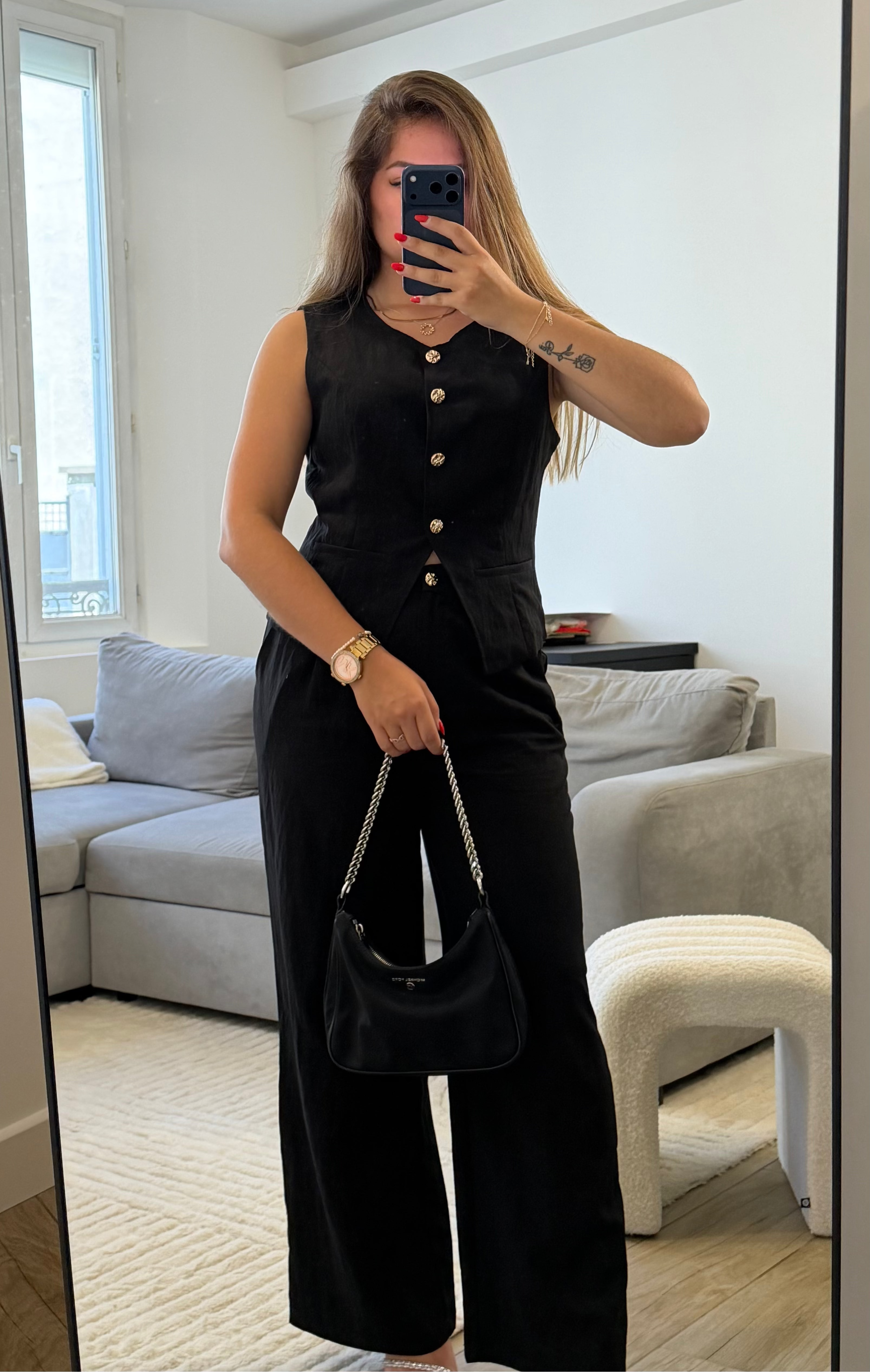 Ensemble Elise avec pantalon fluide et gilet sans manches en coton pour femme noir. 