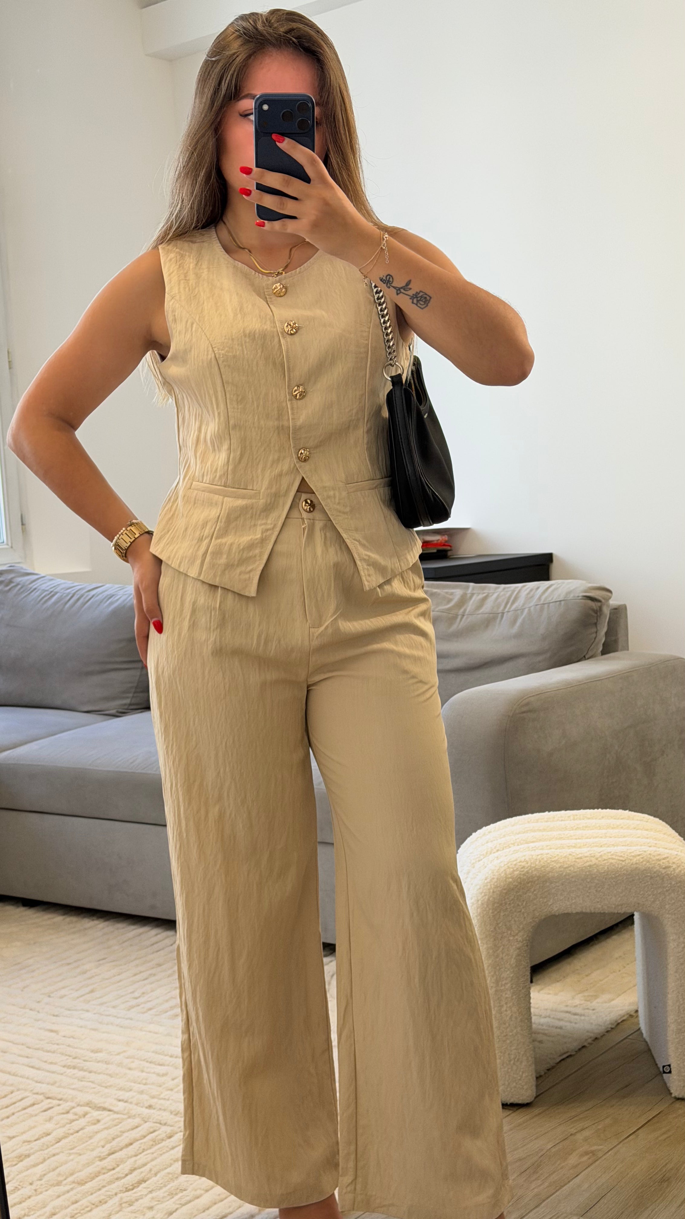 Ensemble Elise avec pantalon fluide et gilet sans manches en coton pour femme.
