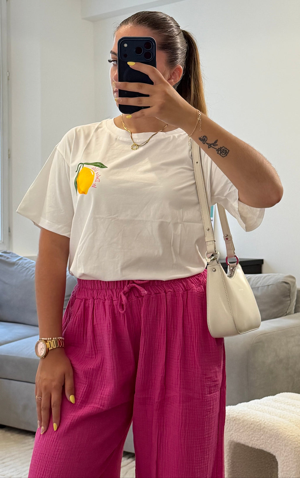 T-shirt Lili blanc à manches courtes avec motif citron, coupe oversize en coton, style estival et décontracté